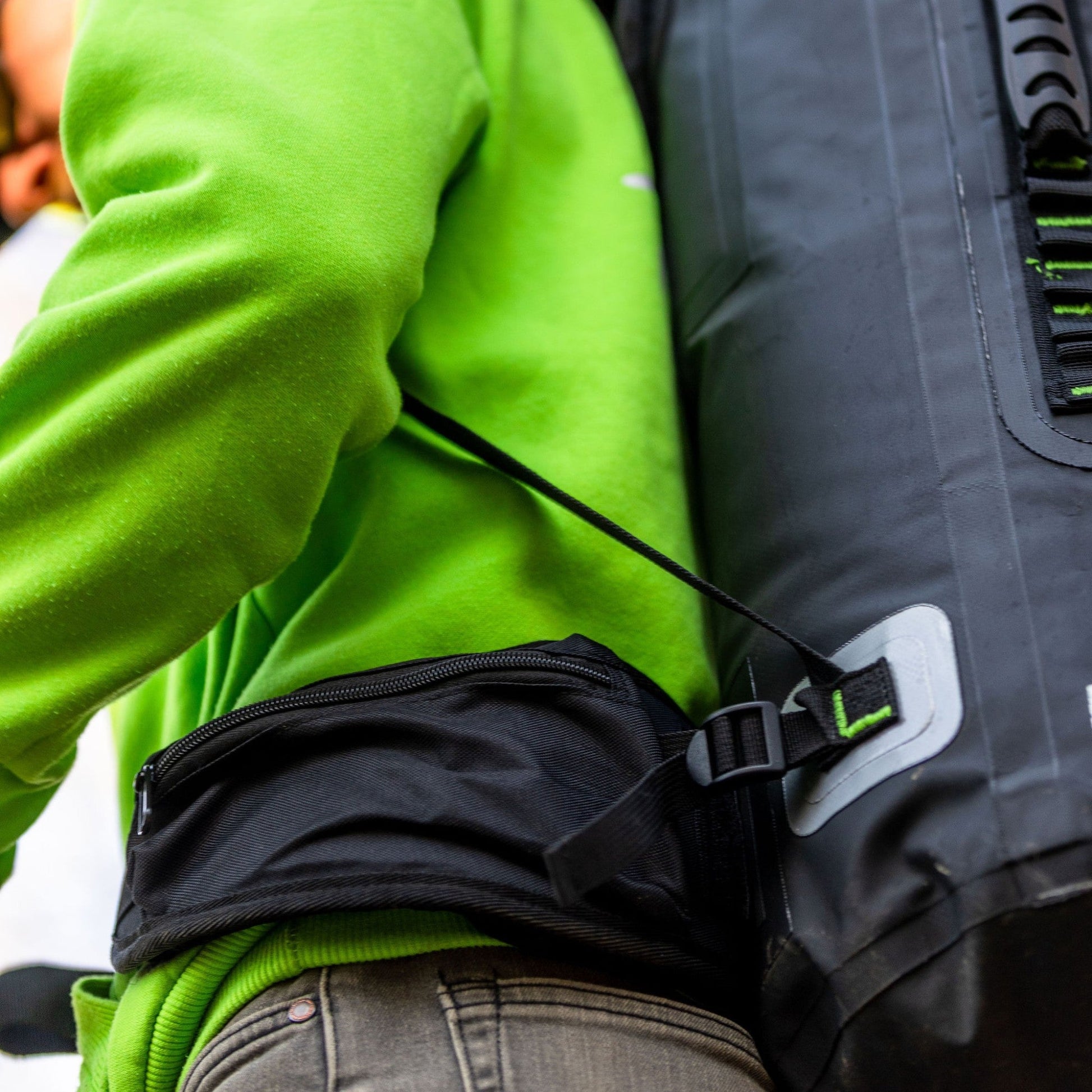 AT102 DryKit Viper - Waterproof Dry Bag Lime 60L - Arbortec Forestwear