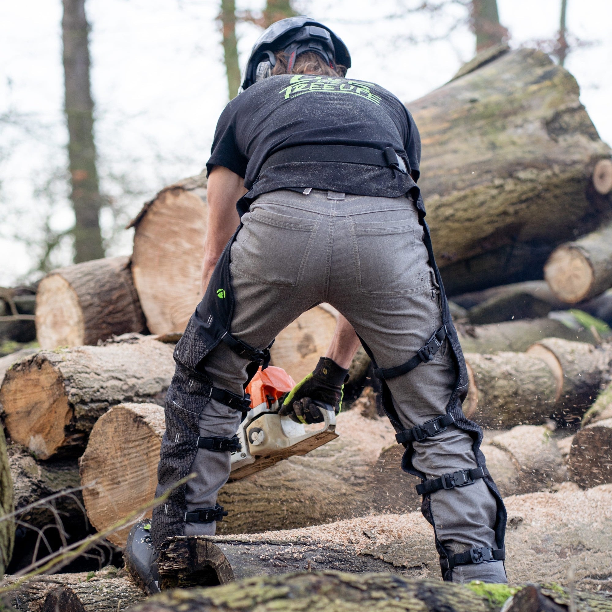 AT4009(US) Arbortec Chainsaw Chaps Front Protection - Black