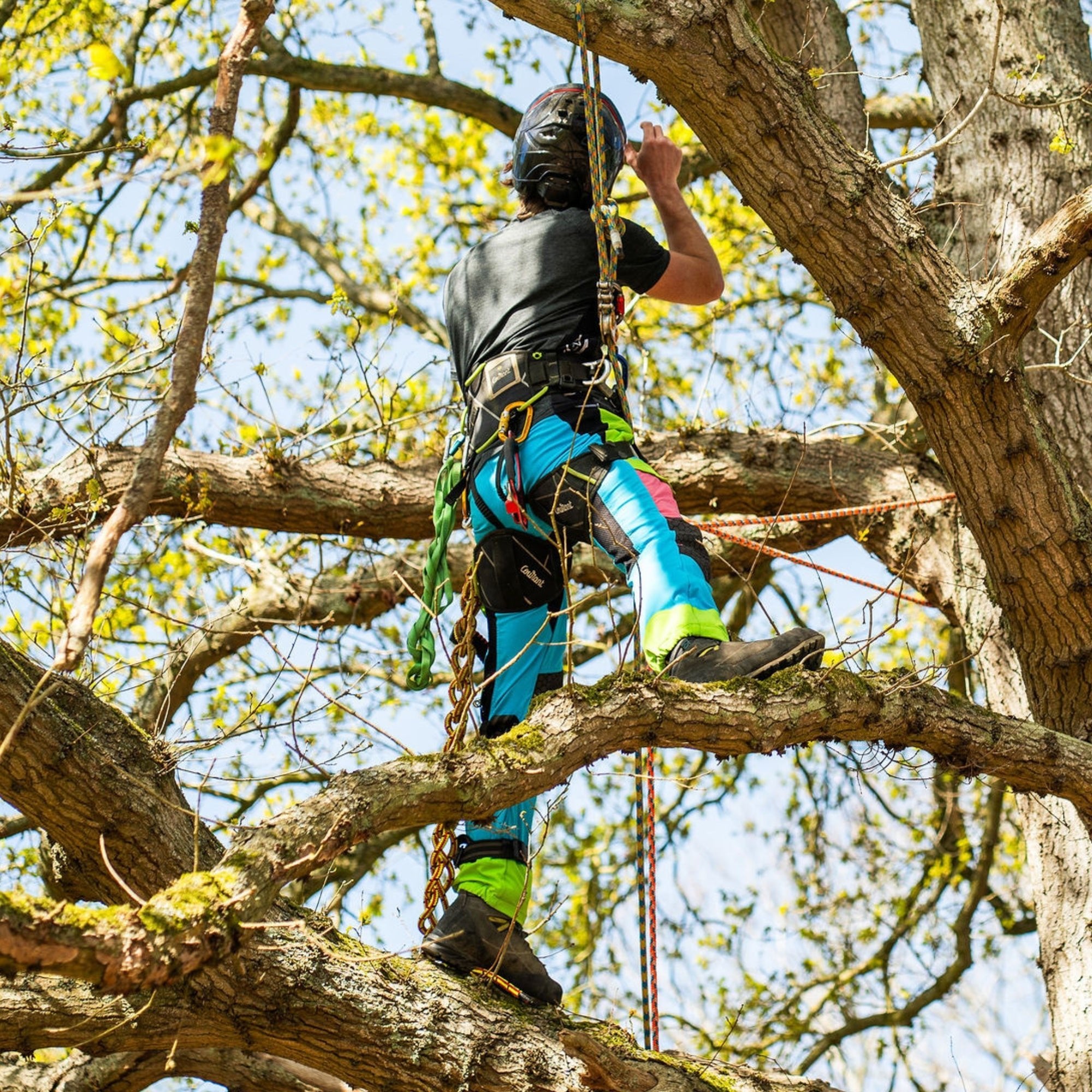 AT4062(EU) Arbortec Vented Chainsaw Trousers Design A Class 1 - Aqua M